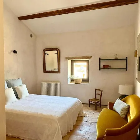 Holiday home Maison De Caractere Avec Piscine Proche D Uzes