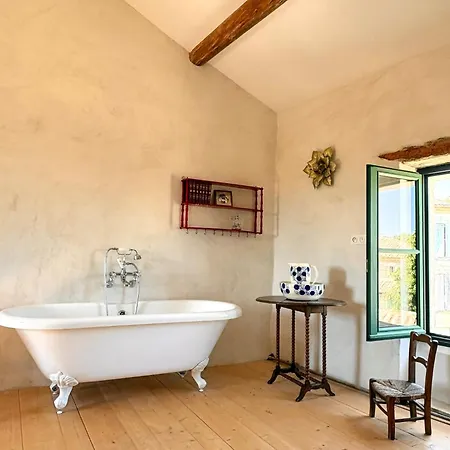 Holiday home Maison De Caractere Avec Piscine Proche D Uzes