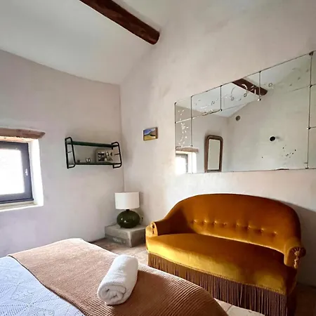 Holiday home Maison De Caractere Avec Piscine Proche D Uzes Arpaillargues-et-Aureillac