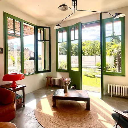 Holiday home Maison De Caractere Avec Piscine Proche D Uzes