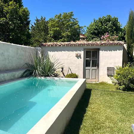 Maison De Caractere Avec Piscine Proche D Uzes *