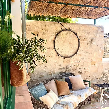 Holiday home Maison De Caractere Avec Piscine Proche D Uzes Arpaillargues-et-Aureillac