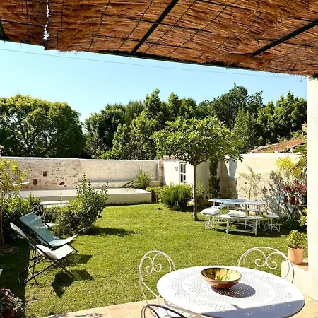 Maison De Caractere Avec Piscine Proche D Uzes
